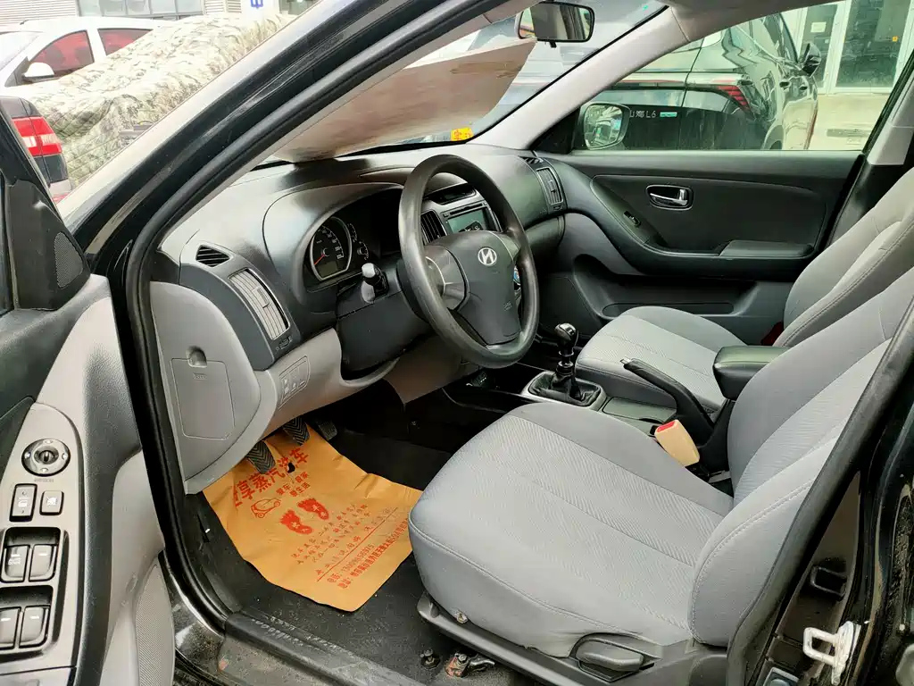 HYUNDAI CELESTA 2011