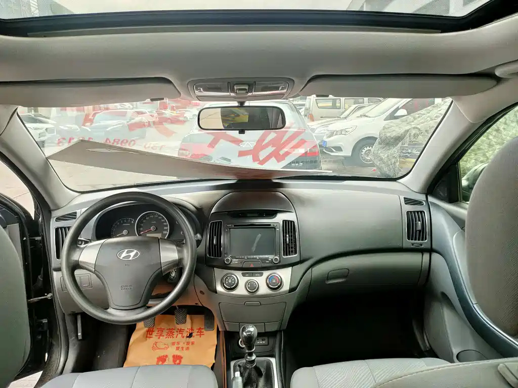 HYUNDAI CELESTA 2011