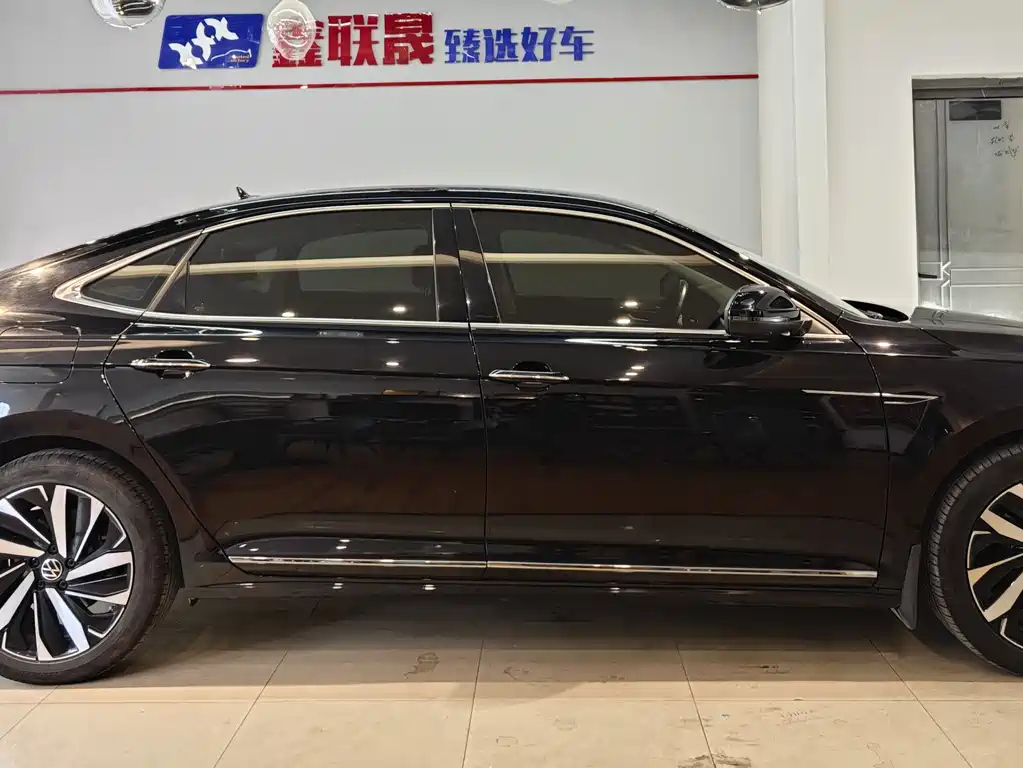 VOLKSWAGEN PASSAT 2022