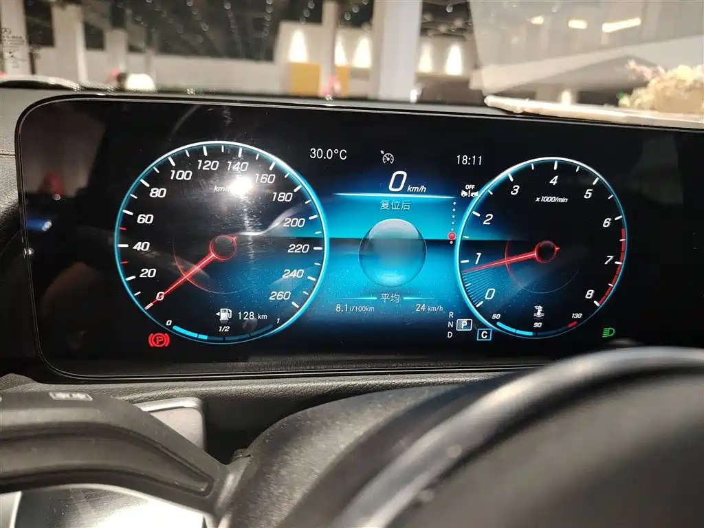 MERCEDES BENZ GLB 2022