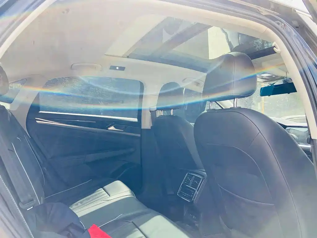 VOLKSWAGEN PASSAT 2022