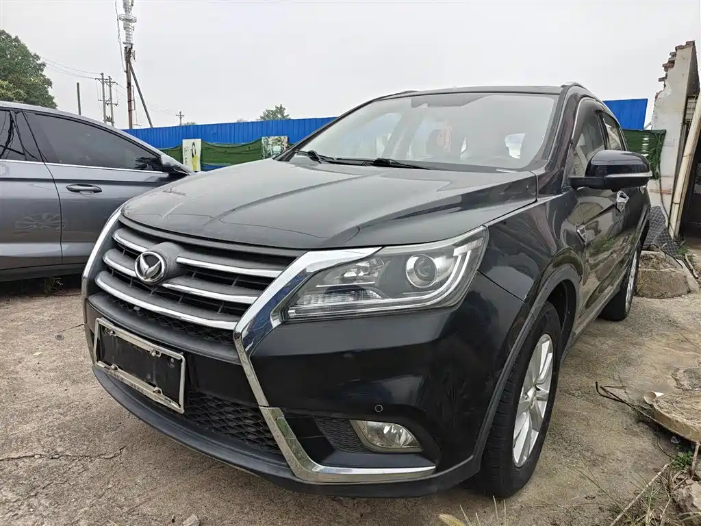 BAIC S6 2016