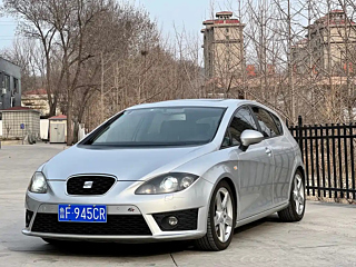 Заказать SEAT LEON