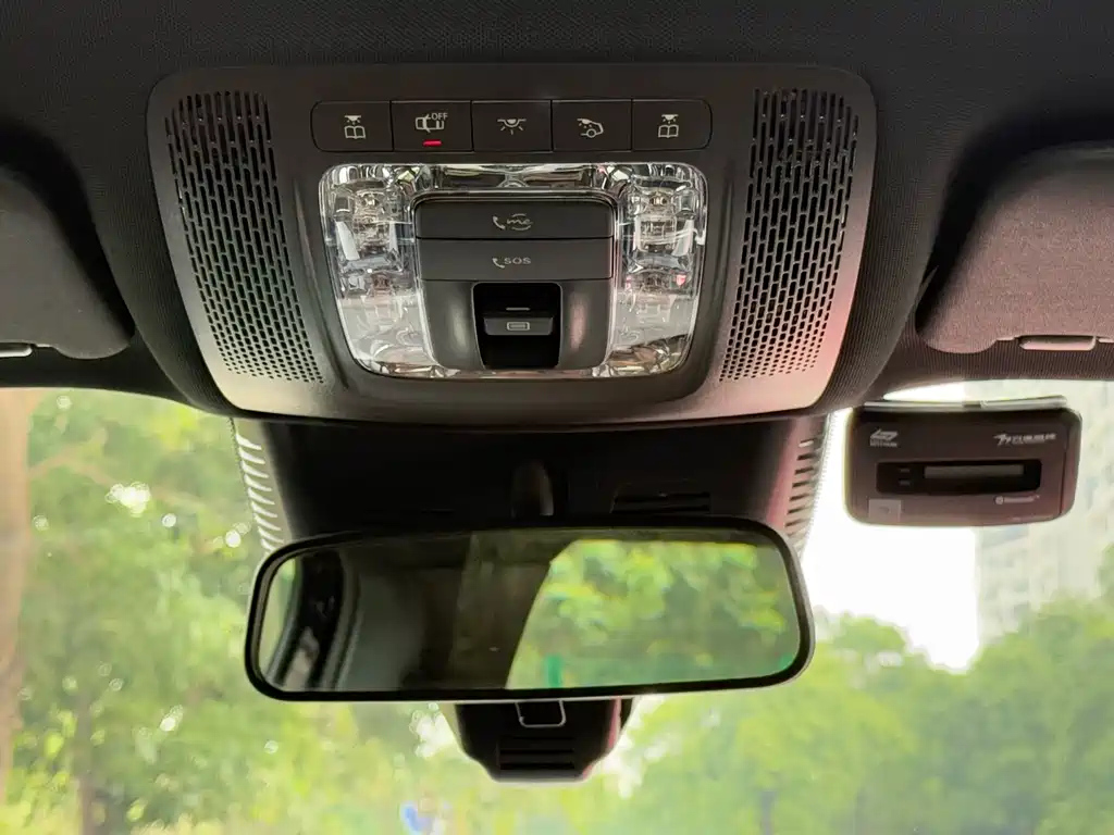 MERCEDES BENZ GLB 2023