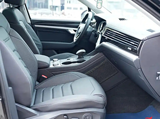 VOLKSWAGEN TOUAREG 2022 YEAR 2.0TSI NAVIGATOR EDITION 2022