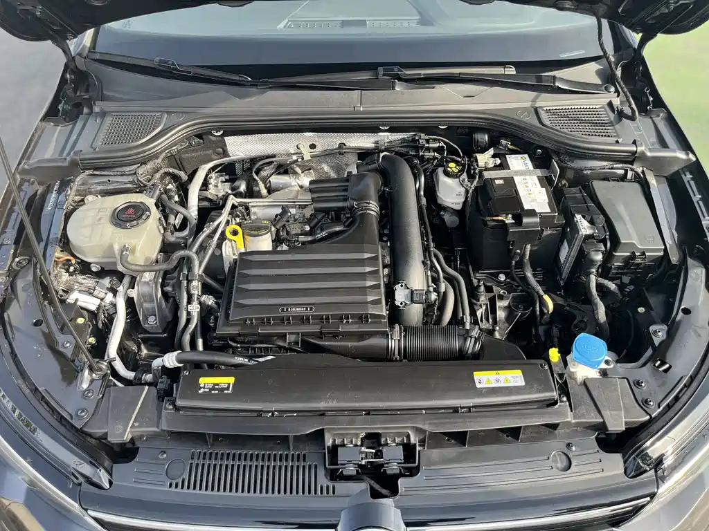 VOLKSWAGEN GOLF 2022