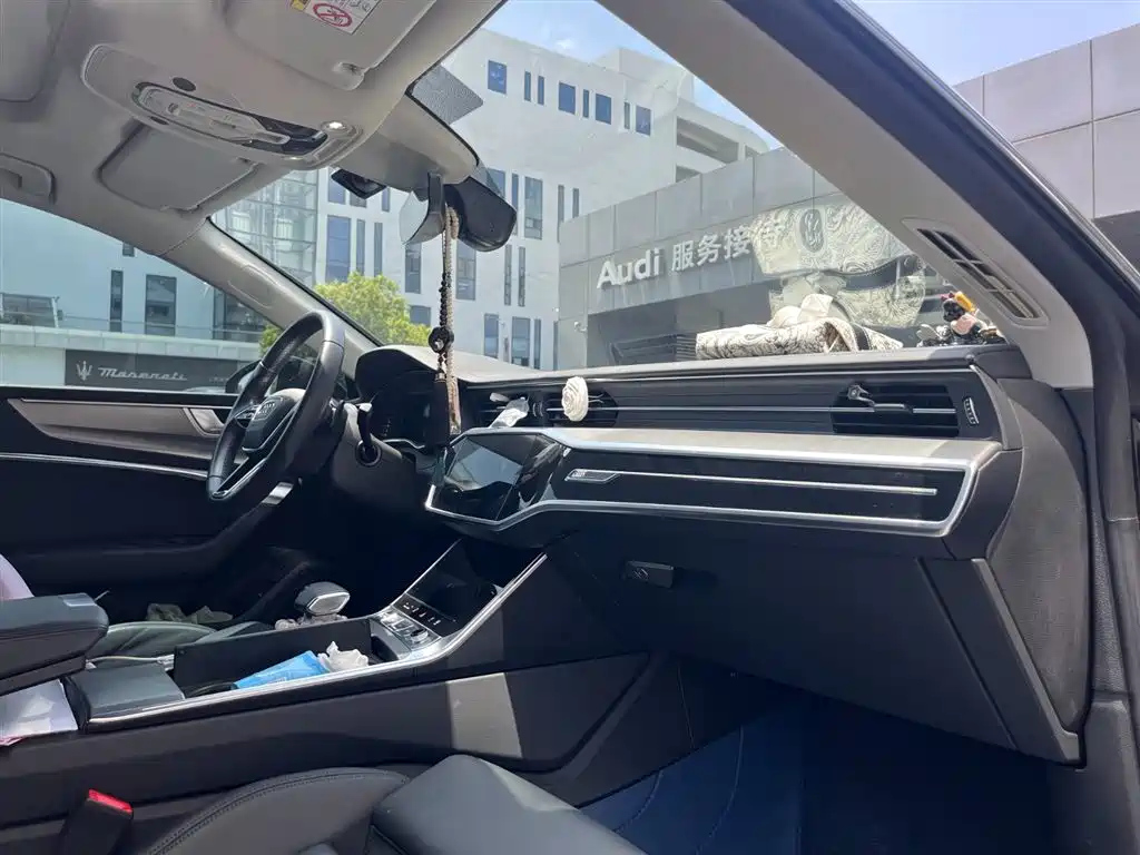 AUDI A7 2023