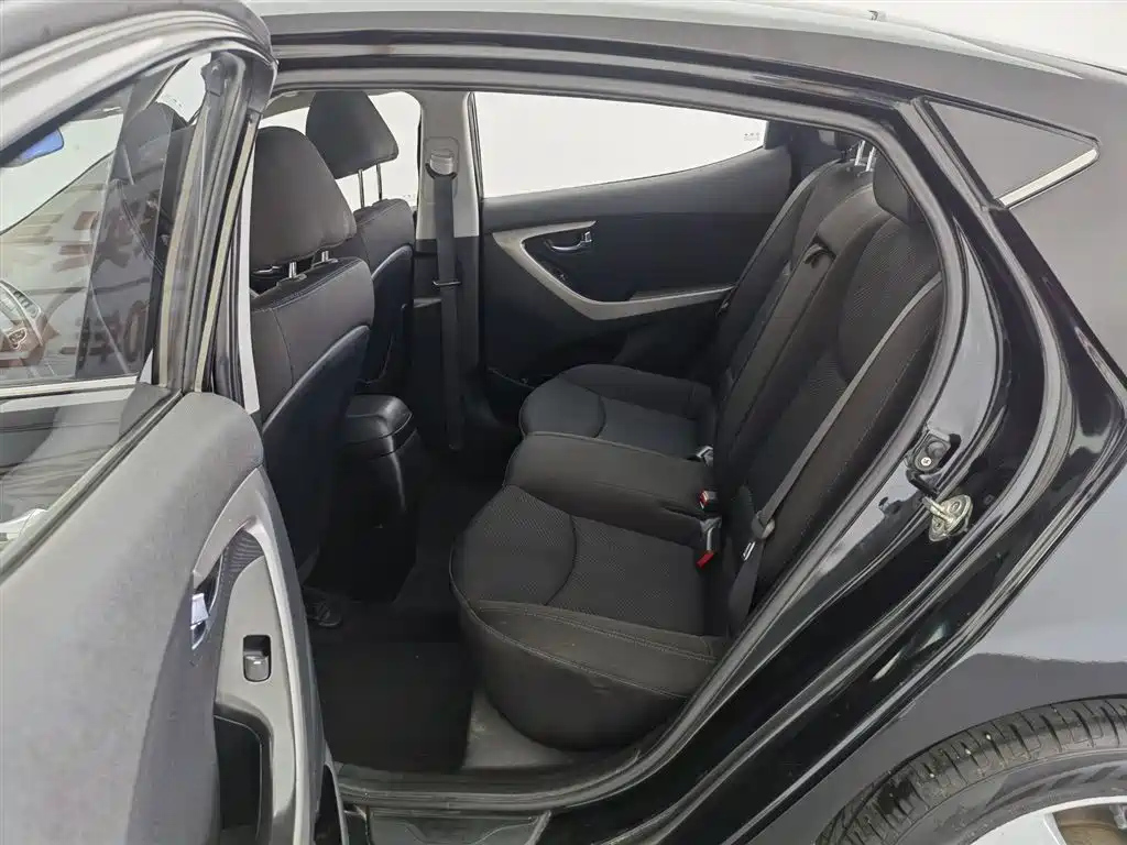 HYUNDAI ELANTRA 2013