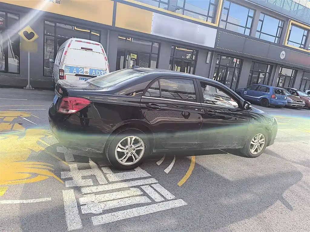 BYD SURUI 2014