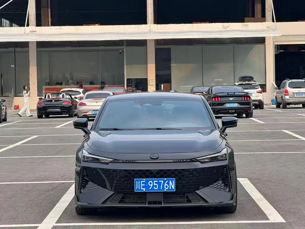 CHANGAN UNI-V 2025
