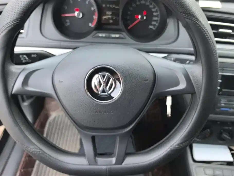 VOLKSWAGEN LAVIDA 2021