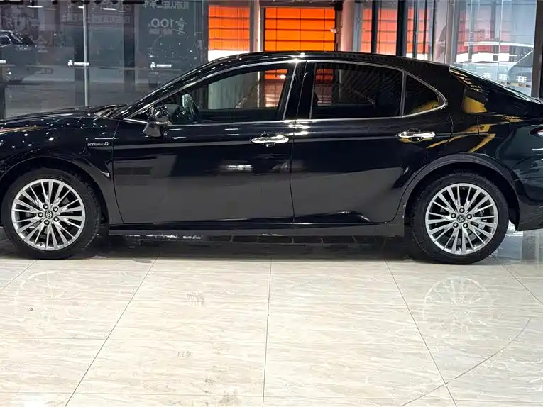 TOYOTA CAMRY 2019