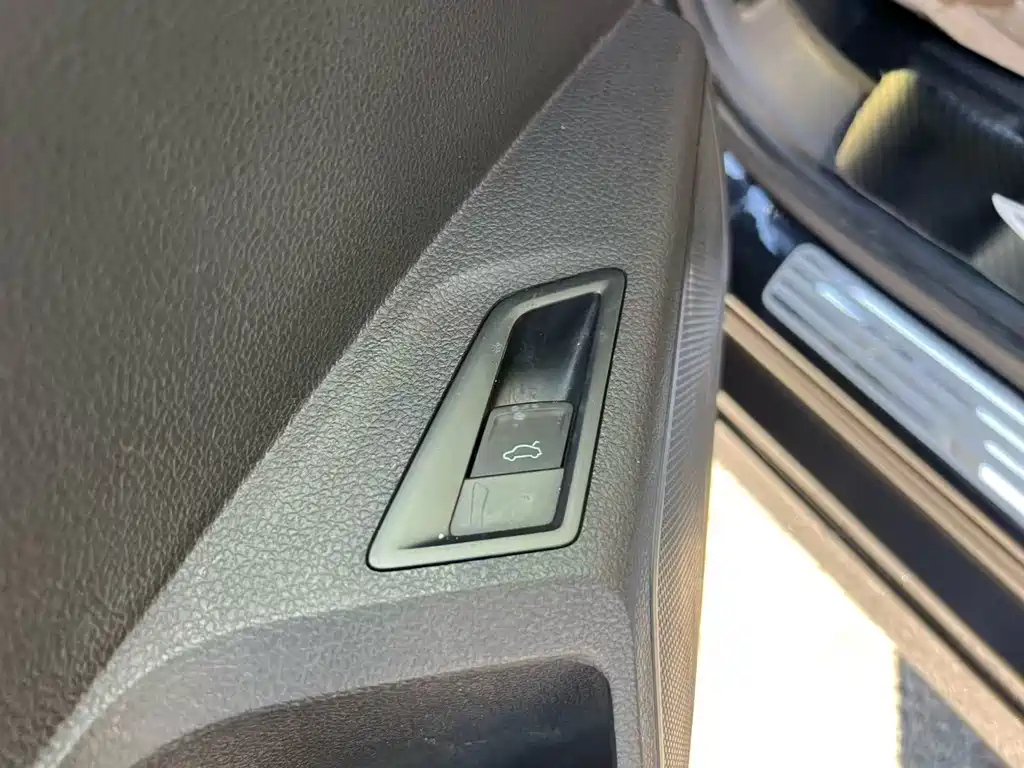 VOLKSWAGEN PASSAT 2019