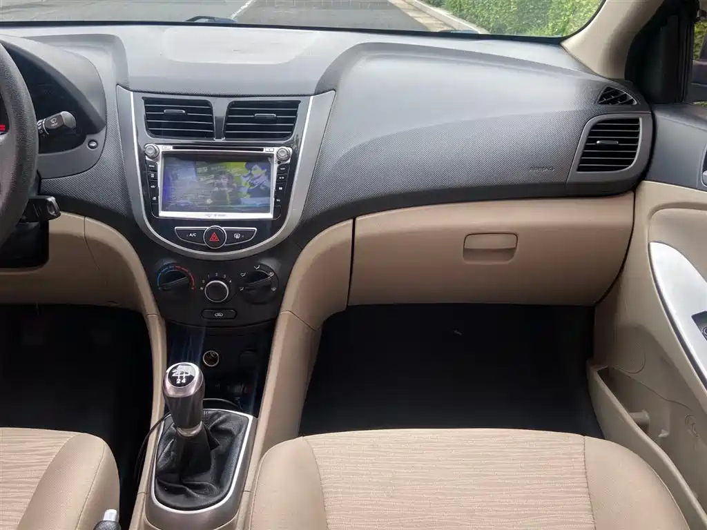 HYUNDAI RENA 2014
