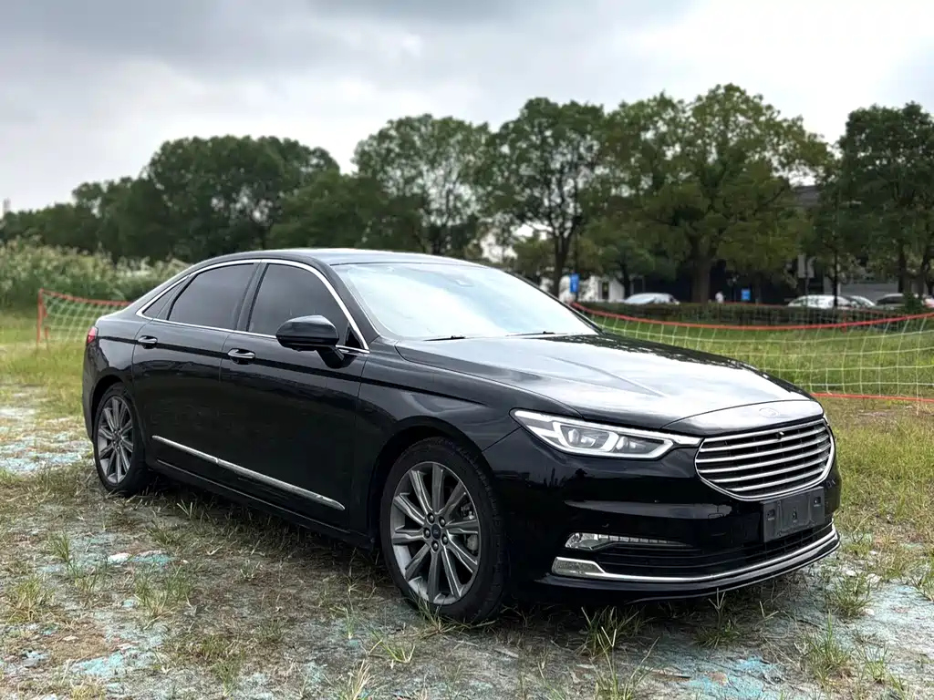 FORD TAURUS 2021