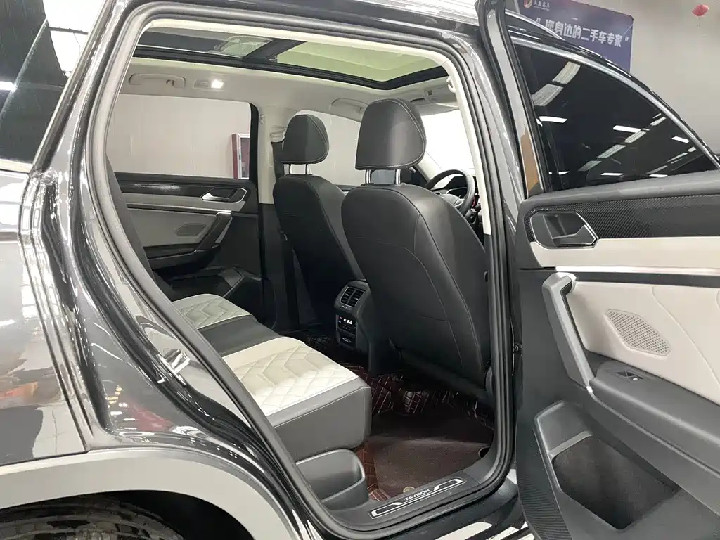 VOLKSWAGEN TAYRON 2022