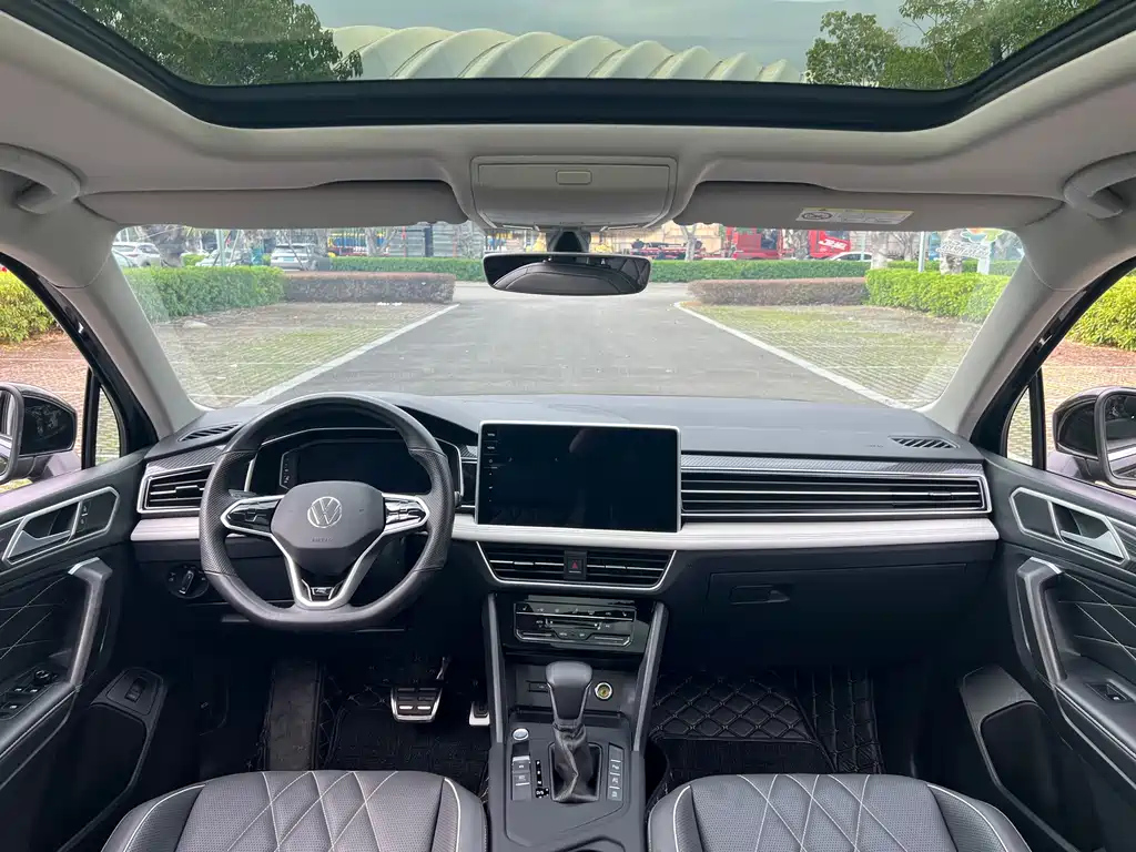 VOLKSWAGEN TIGUAN L 2021