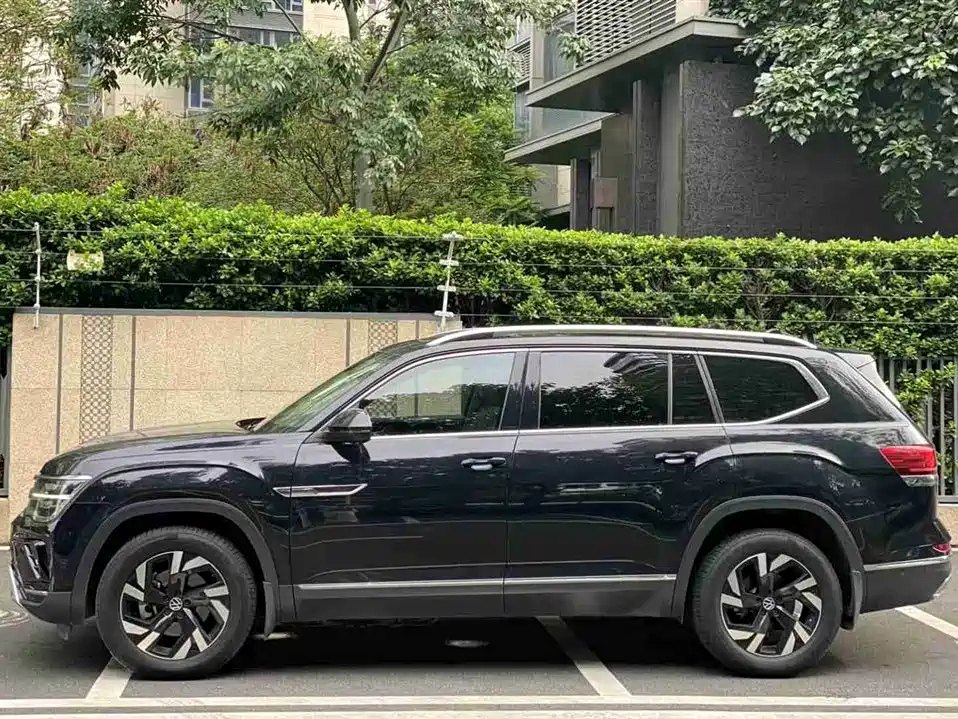VOLKSWAGEN TOURAN 2021