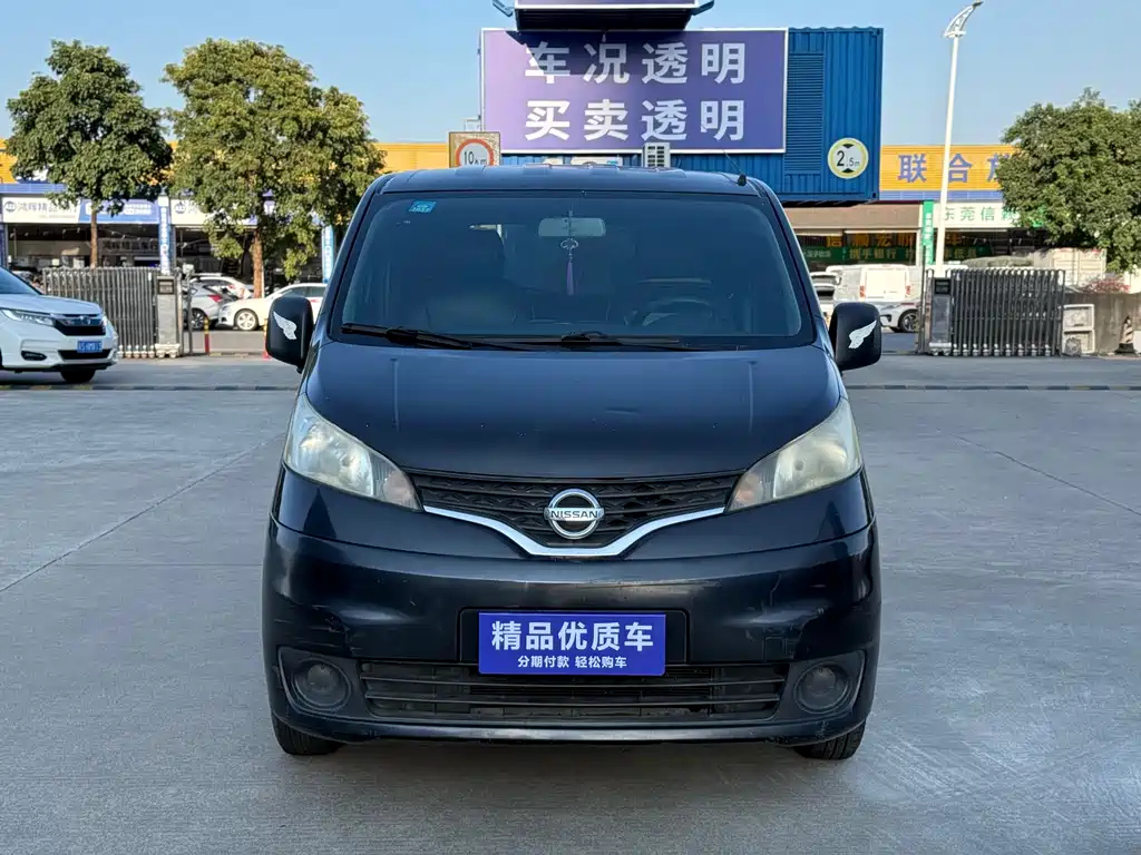 NISSAN NV200 2013