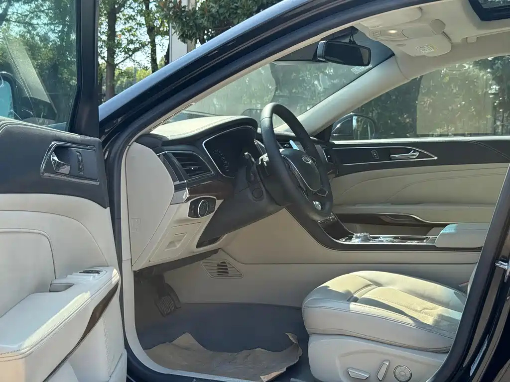 FORD TAURUS 2015