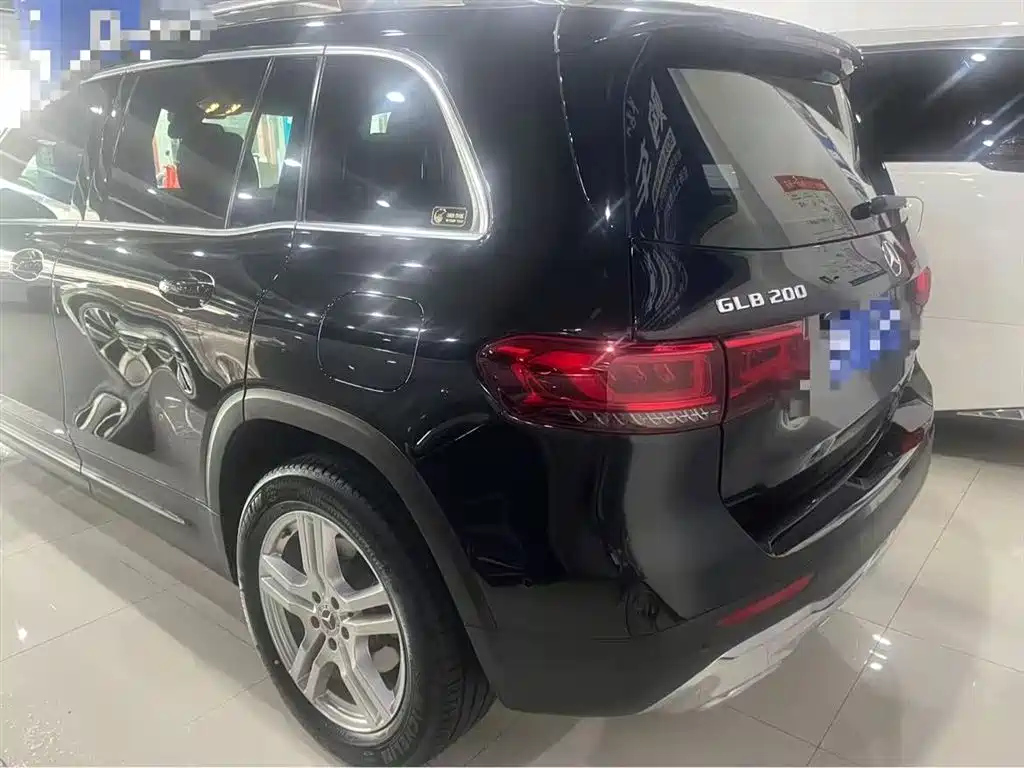 MERCEDES BENZ GLB 2025