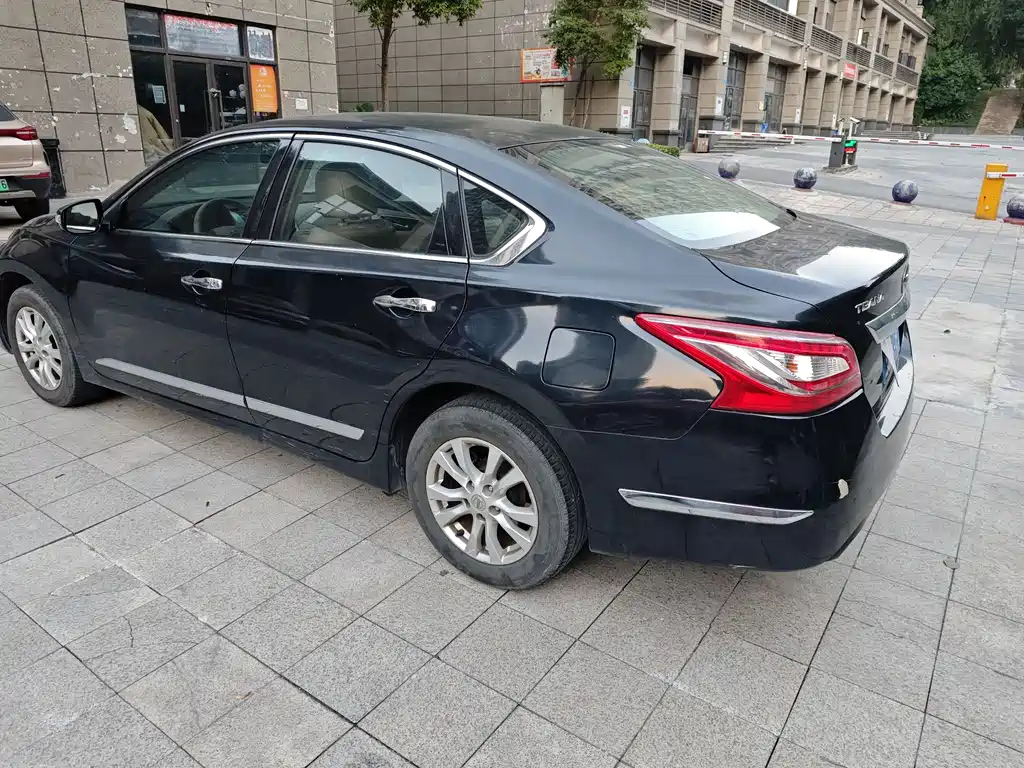 NISSAN TEANA 2016