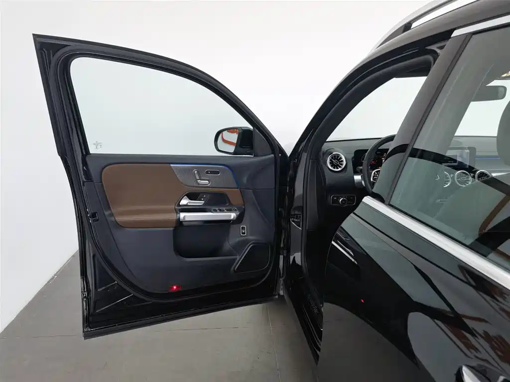 MERCEDES BENZ GLB 2022