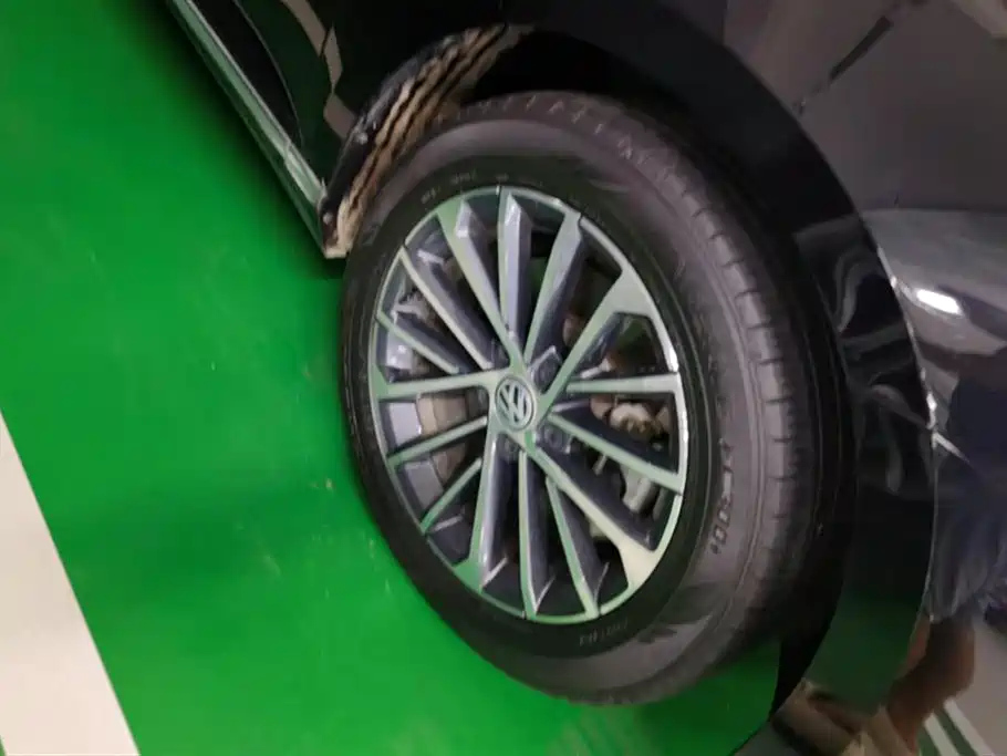 VOLKSWAGEN MAGOTAN 2020