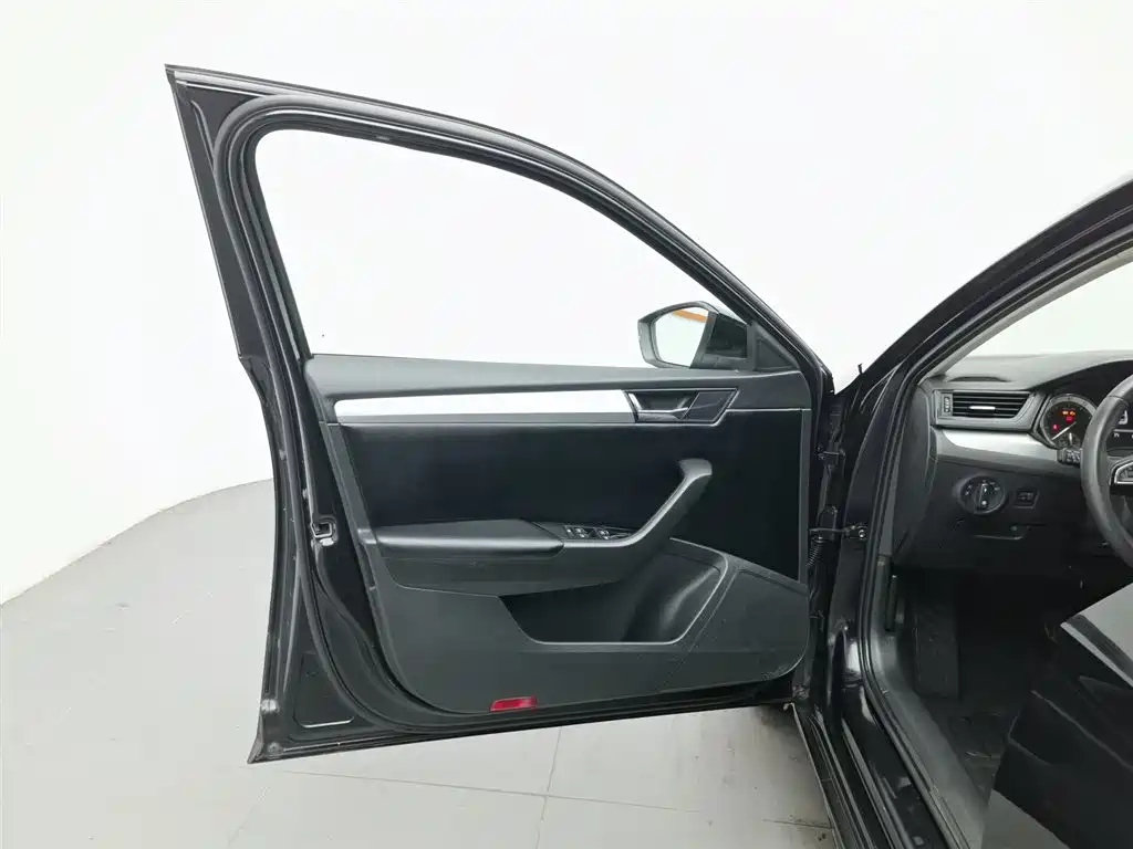 SKODA SUPERB 2018