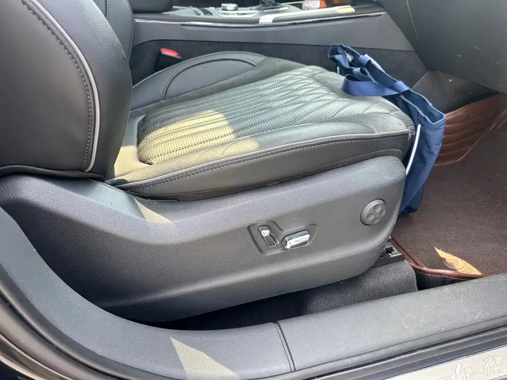 HONGQI HS5 2022