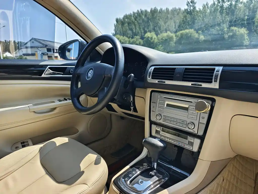 VOLKSWAGEN PASSAT LINGYU 2013