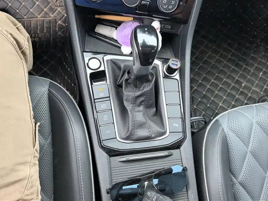 VOLKSWAGEN SAGITAR 2023