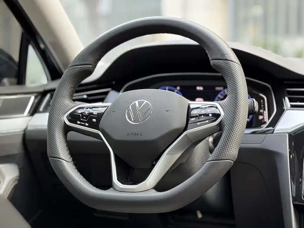 VOLKSWAGEN MAGOTAN 2025