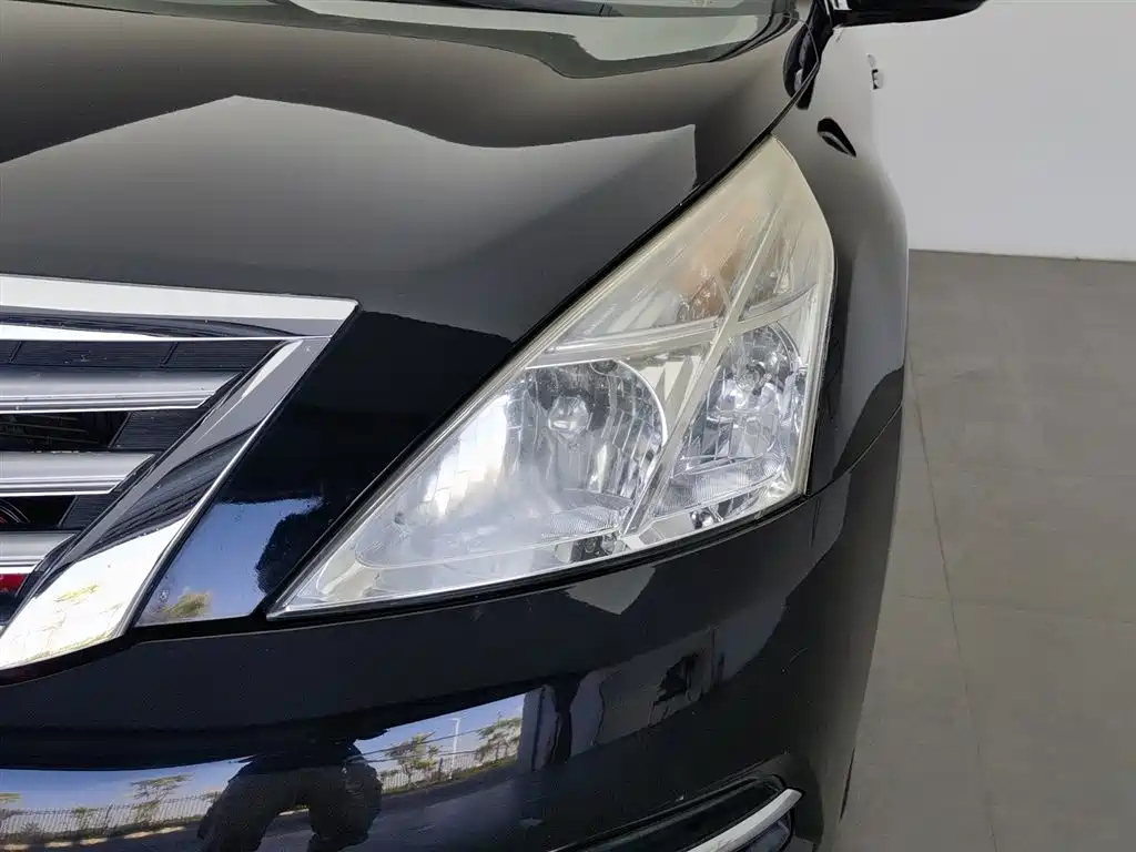 NISSAN TEANA 2011