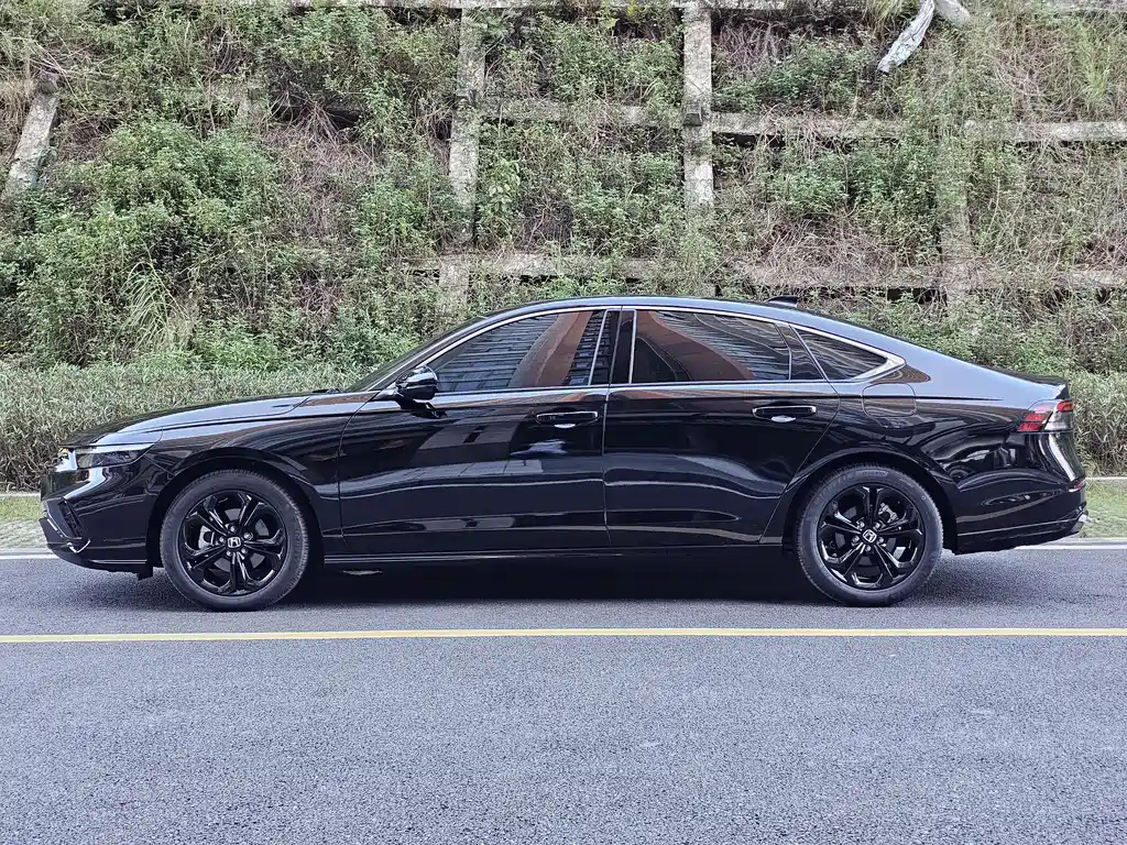 HONDA ACCORD 2025