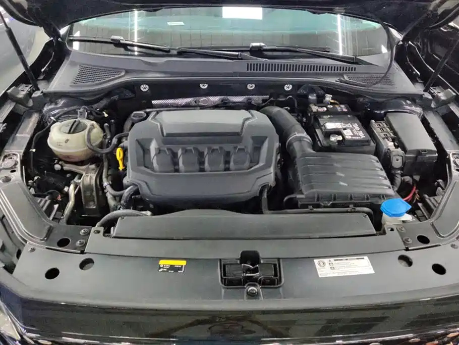 VOLKSWAGEN PASSAT 2024