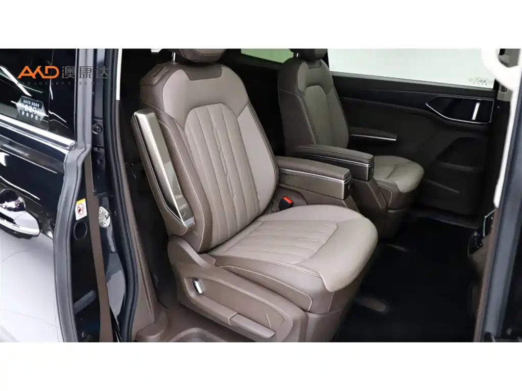 VOLKSWAGEN VILORAN 2023