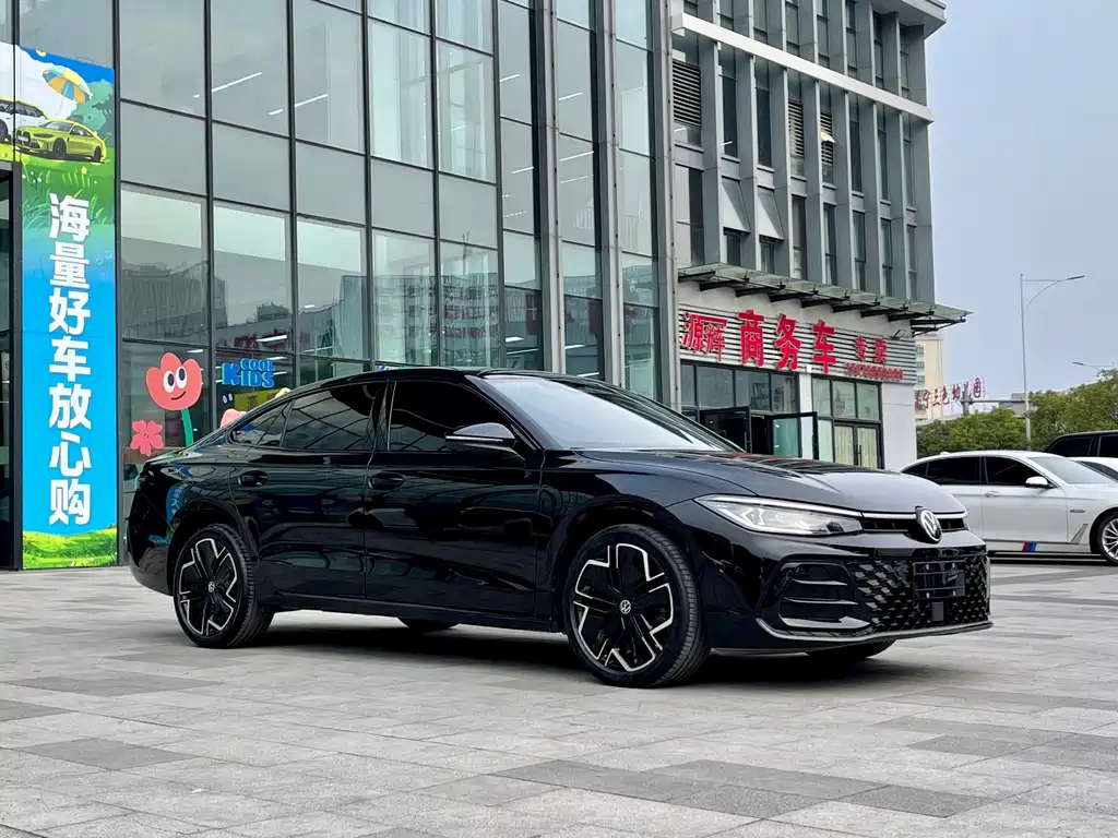 VOLKSWAGEN PASSAT 2025