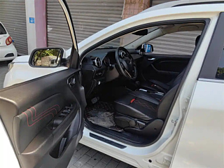 SOUEAST DX3  2018 YEAR 1.5T CVT PREMIUM 2018