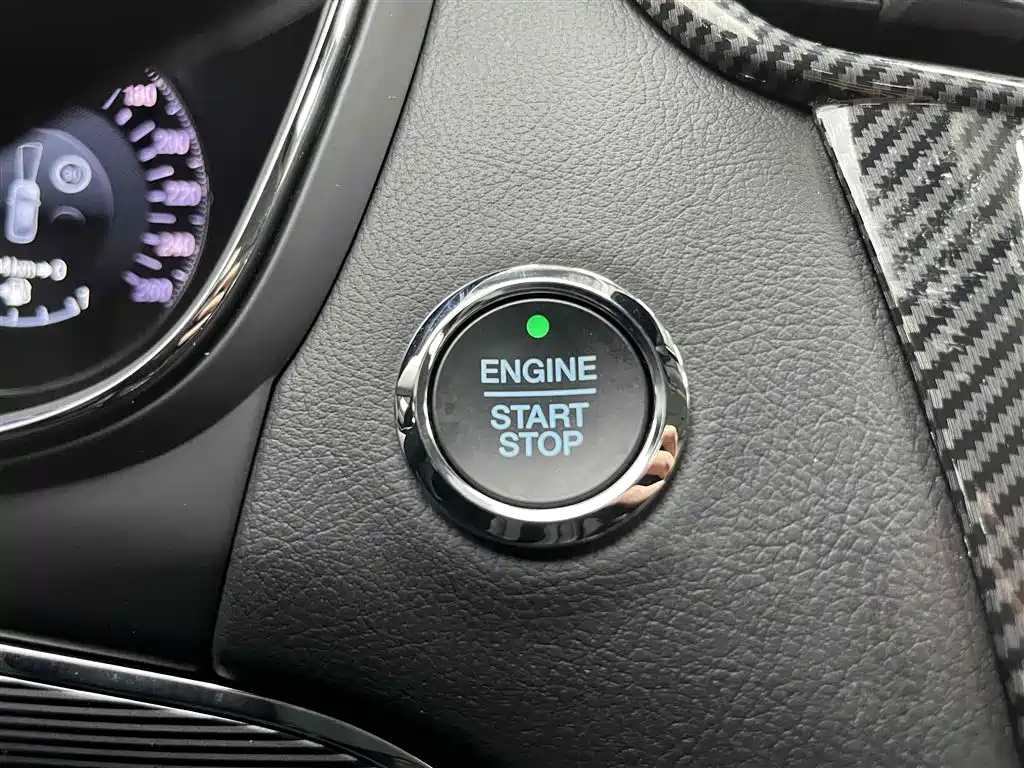 FORD TAURUS 2021