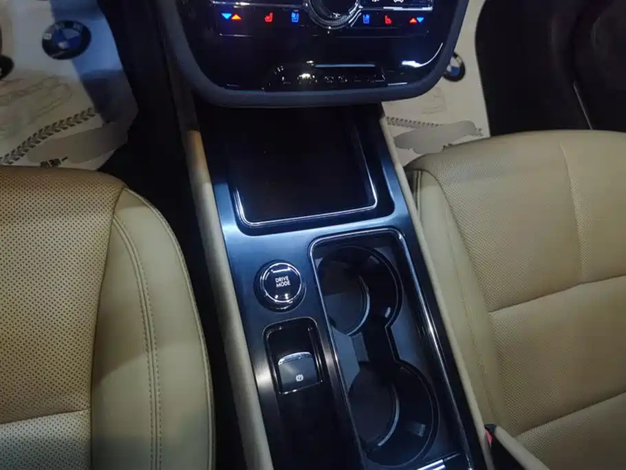 LINCOLN ADVENTURER 2022