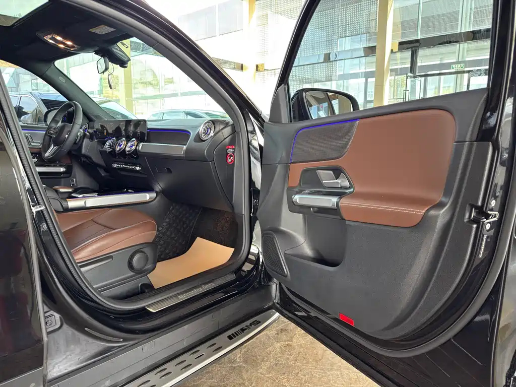 MERCEDES BENZ GLB 2023