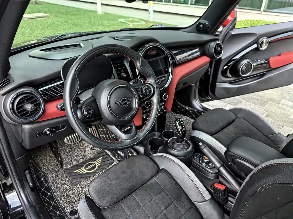 MINI JCW 2020