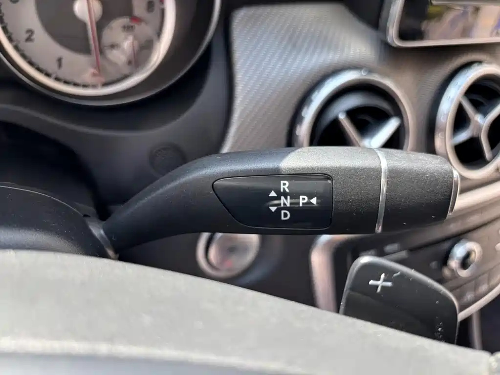 MERCEDES BENZ GLA 2016