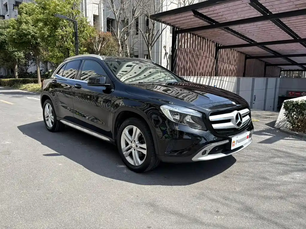 MERCEDES BENZ GLA 2016