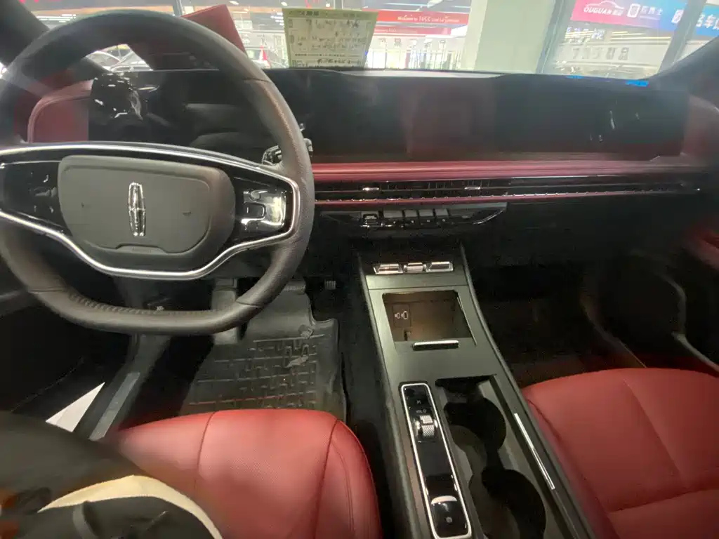 LINCOLN ADVENTURER 2023