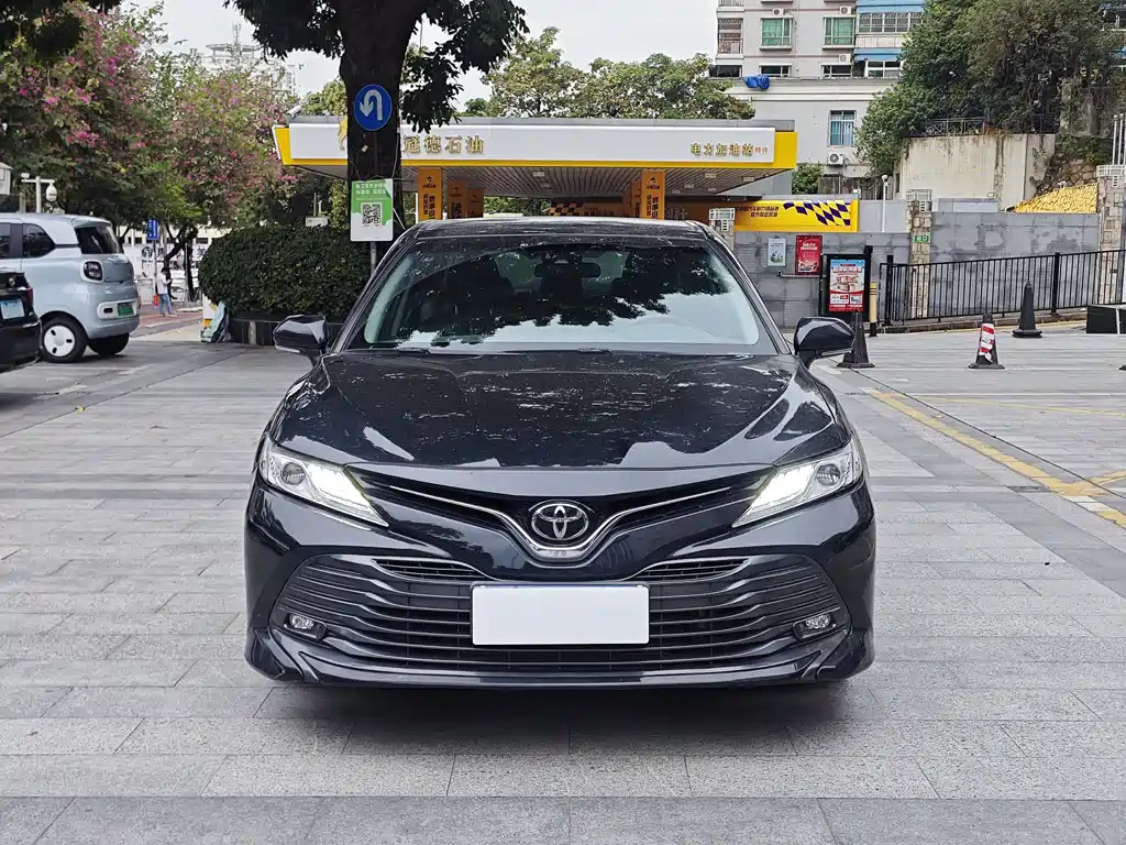 TOYOTA CAMRY 2020