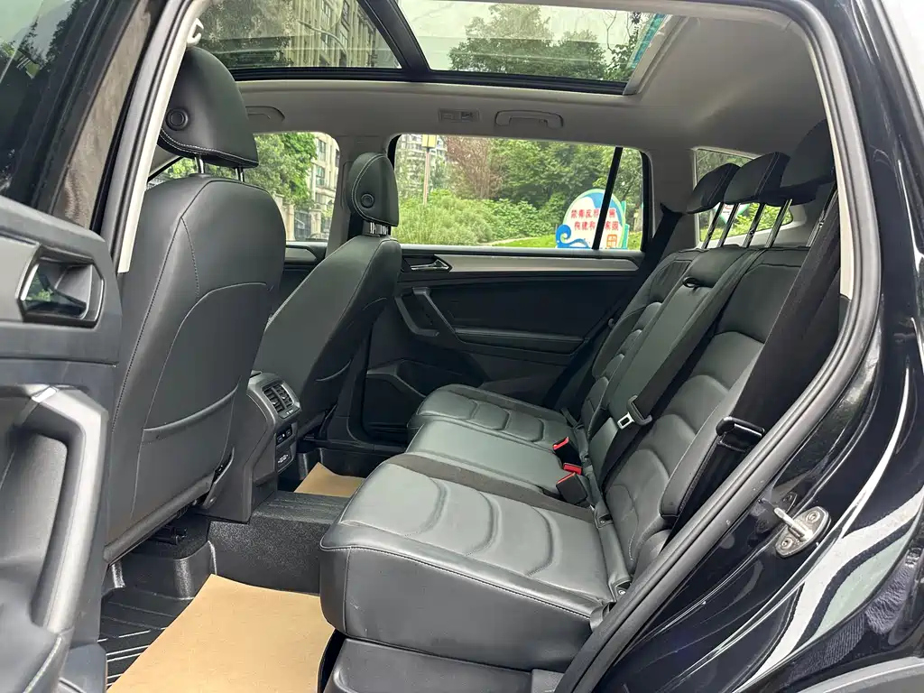 VOLKSWAGEN TIGUAN L 2021