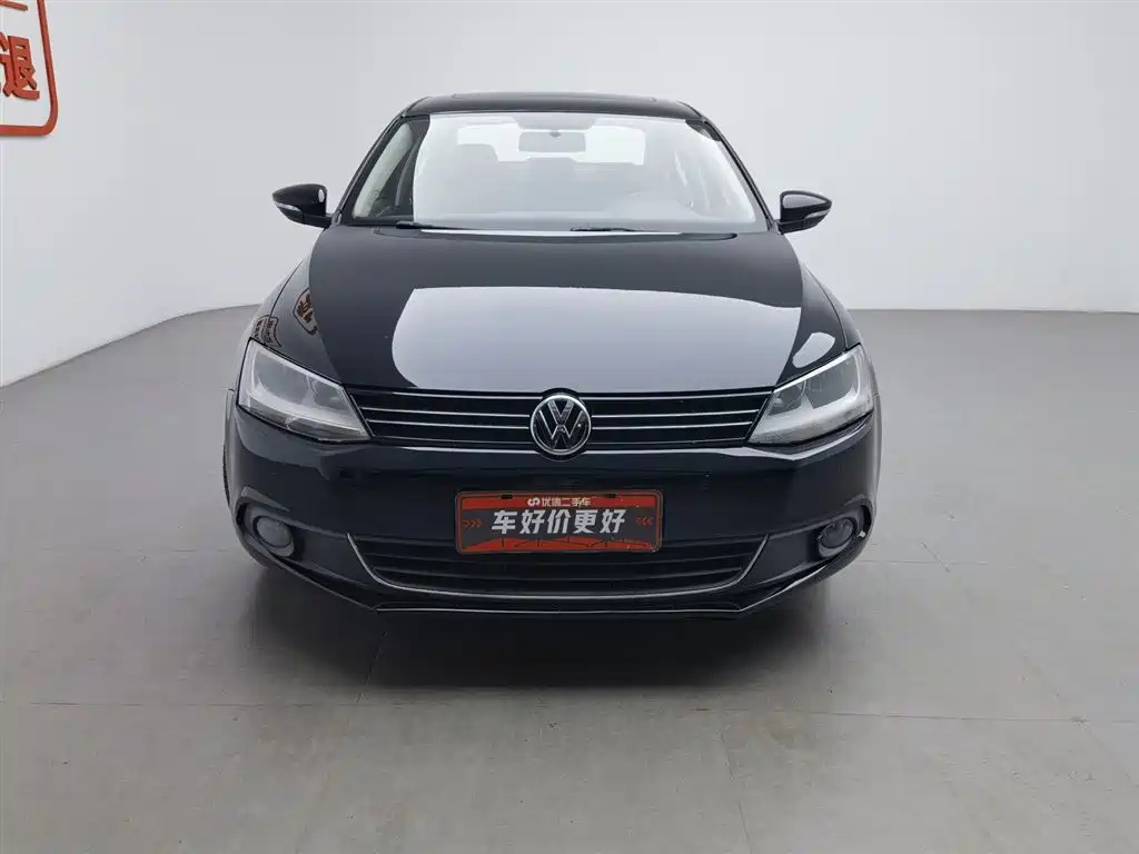 VOLKSWAGEN SAGITAR 2012