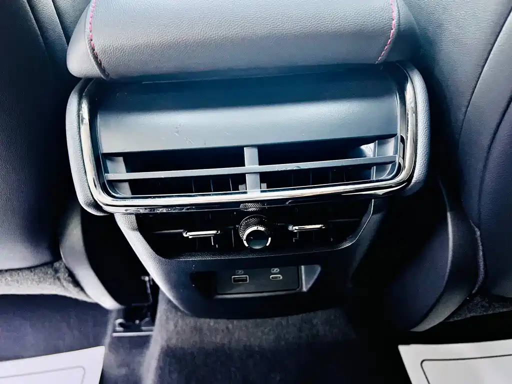 FORD MONDEO 2023